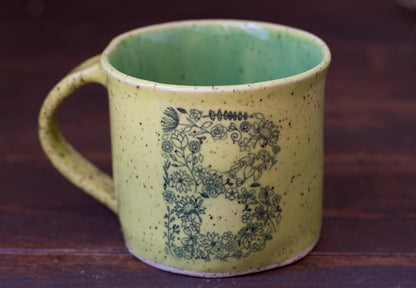 Monogram Mug "B" in Pear