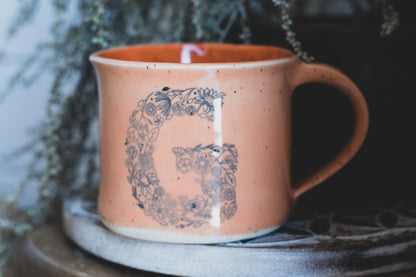 Monogram Mug "G" in Tangelo