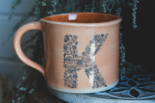 Monogram Mug "K" in Tangelo